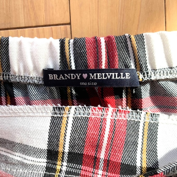 Brandy Melville Plaid Pleated Skirt - Picture 2 of 5